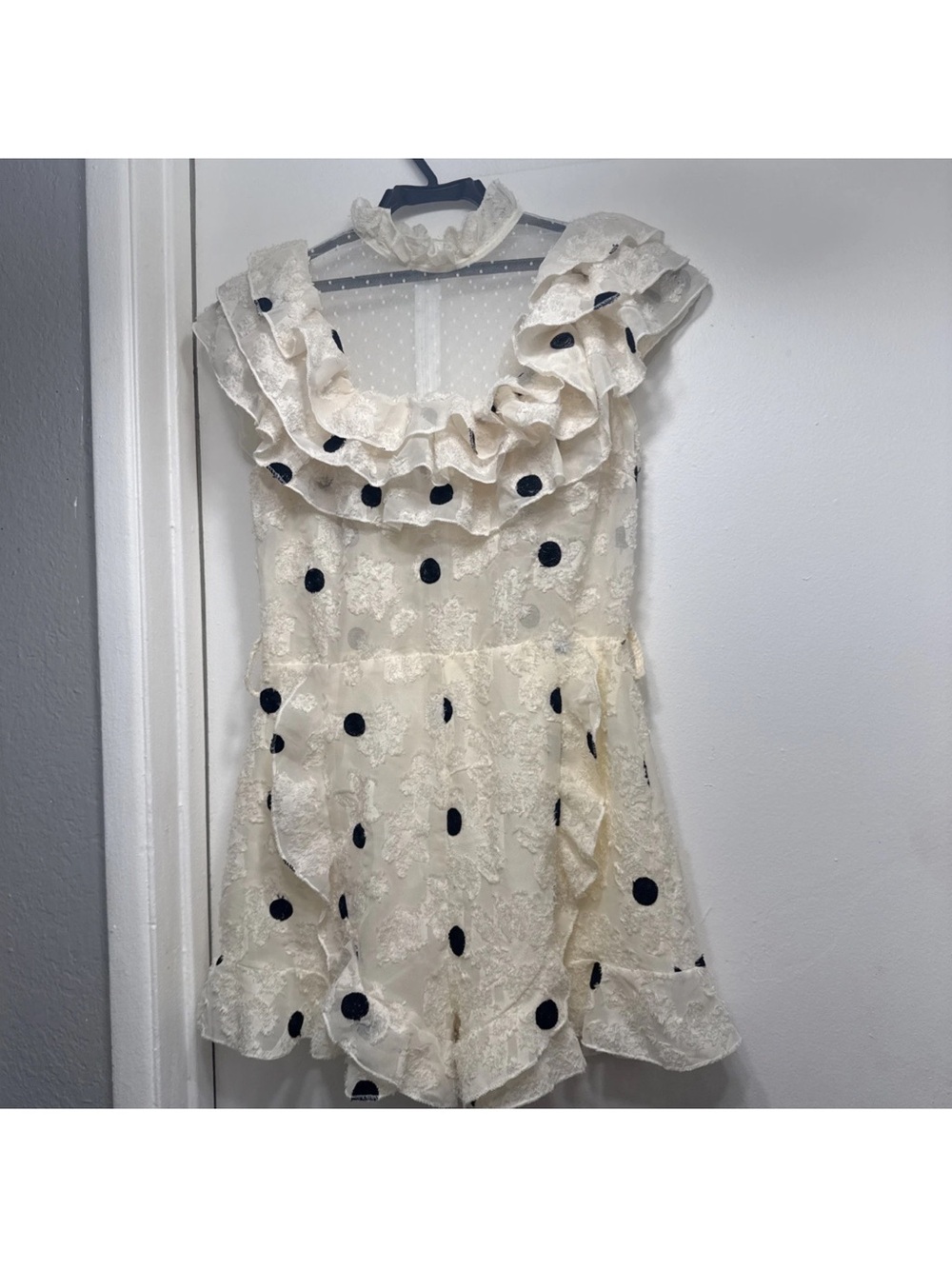 Brand N/A Polka Dot Short Romper Size Unknown But Looks Like XS/Small 100% Polys